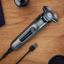 Philips 飞利浦 7000系列 S7887/82 电动剃须刀