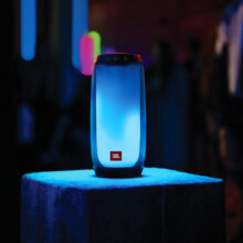JBL PULSE4 音乐脉动四代 便携蓝牙音箱 全面屏炫彩小音箱+低音炮 桌面音响 超长续航 防水设计 黑色