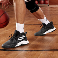 adidas OWNTHEGAME团队款实战篮球运动鞋男子阿迪达斯官方FY6007 黑/白 45(280mm)