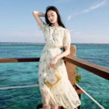 香影 木耳边系带圆领垂感飘逸连衣裙女 Q842238400