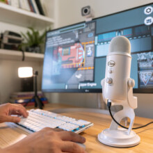 Blue Yeti 雪怪 USB电容麦克风专业级 K歌录音电脑话筒 游戏主播直播设备 白色