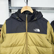 THE NORTH FACE 北面 羽绒服男士秋冬款运动户外防风防泼水550蓬鹅绒填充外套|4U82 绿色/WMB L