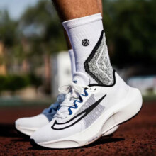 PLUS会员、京东百亿补贴：NIKE 耐克 男鞋2024夏款zoom fly 5碳板马拉松白黑缓震透气轻便跑步鞋DZ2769 DZ2769-101 40.5
