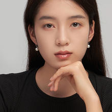 梦金园优雅高跟鞋珍珠耳钉气质纯银耳勾法式高级感耳饰女生日礼物
