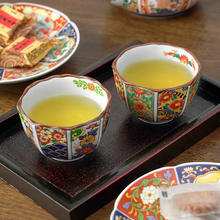 优器生活 日本进口日式轻奢宫廷风古伊万里陶瓷一对茶杯礼盒装 菊樱青波+双色牡丹