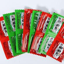 佳龙亲嘴烧亲亲嘴小辣片辣条零食面制品辣条解馋小零食