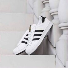 adidas 阿迪达斯 三叶草 SUPERSTAR 女款经典金标贝壳小白鞋 FU7712