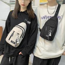 卡帝乐鳄鱼 2024新款工装帆布胸包男士ins日系休闲学生小挎包少女手机小背包