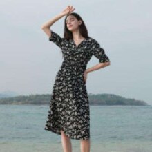 3COLOUR 三彩 夏款碎花法式V领A字裙 D392F5004L10A12