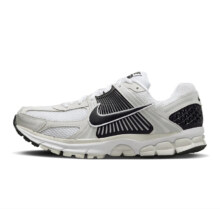 耐克（NIKE）男鞋夏季ZOOM VOMERO 5运动鞋训练跑步鞋