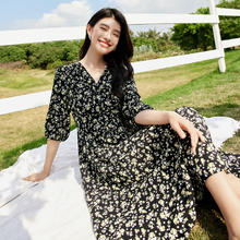 SENTUBILA 尚都比拉 碎花连衣裙女2024年夏季新款气质显瘦雪纺中长裙 黑花 M