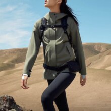 PLUS会员：蕉下（beneunder）冲锋衣 女士 月影绿