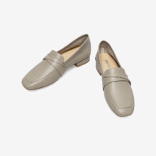 plus会员:拔佳（Bata）一脚蹬女春季新款英伦百搭牛皮低跟休闲鞋 灰色A 37+凑单品
