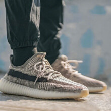 微信小程序：Adidas 阿迪达斯 Yeezy Boost 350 V2 休闲跑鞋 FZ1267 UK8.5码42.