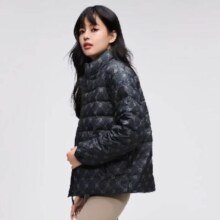 波司登 经典轻薄外套保暖春秋短款直筒羽绒服