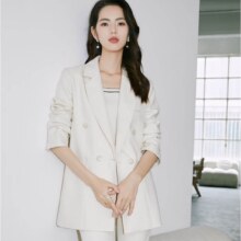 plus会员、晚白2024年冬款纯色绵羊毛西装外套女