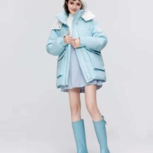 PLUS：波司登 冬季羽绒服 女款 轻加厚 可脱卸帽 B30145424 冰蓝奶昔5771 155/80A