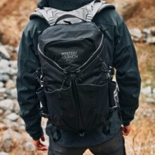 MYSTERY RANCH 神秘农场MR COULEE户外徒步登山男女休闲运动轻量双肩旅行背包 男 25L 黑色 男 S/M码1598元