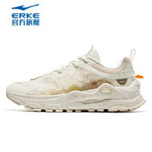 鸿星尔克 软底运动鞋