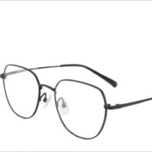 20点、plus会员：essilor 依视路 全视线变色镜片灰变定制片T8系列1.60折射率 依视路钻晶膜洁现片