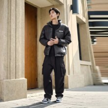16日10点、限尺码：太平鸟 男装冬季潮流PU短款黑色羽绒服