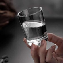 17日20点:白酒杯二两杯玻璃酒杯商超家用饭店用春节 精美白酒杯 6只装