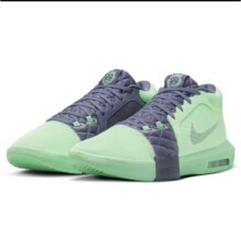 plus会员：耐克NIKE篮球鞋男詹姆斯8代LEBRON VIII运动鞋FB2237-300绿灰41