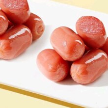 plus会员：三只松鼠 拇指小香肠110粒装 混合口味香辣味+原味550g 休闲零食即食火腿肠
