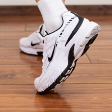 耐克（NIKE）男鞋运动鞋 2024冬季新款时尚潮流休闲鞋舒适耐磨老爹鞋复古跑鞋 炫酷黑-千玺银/主推 44 280mm/10