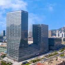 全程不加价！青岛海天金融中心酒店 1-2晚+双早+2张云上海天80F+81F联票