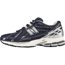 20点：New Balance 男女款复古运动休闲鞋