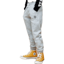 匡威（Converse）匡威童装男童保暖加绒长裤2023秋冬儿童针织休闲运动裤子儿童卫裤 岩岭灰(冬季加绒) 130 【130/56(7)】