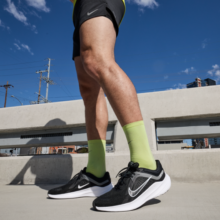 耐克（NIKE）男子透气轻盈缓震公路跑步鞋 QUEST 5 DD0204-001 42.5