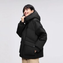 16日10点：波司登 短款加厚保暖连帽羽绒服