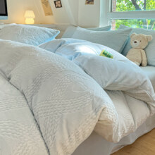 plus:兰芮（Lanrui）A类秋冬加厚牛奶绒四件套 200*230cm(1.5/1.8m床)
