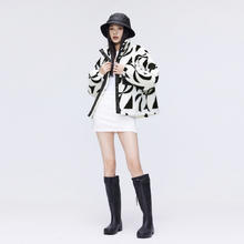 波司登 奥莱男女款几何印花仿羊羔绒秋冬羽绒服外套