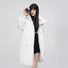 波司登 女士韩版时尚廓形长款可脱卸帽设计金属拉链甜酷羽绒服黑金