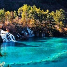 成都+九寨沟+黄龙风景名胜区+三星堆博物馆4日3晚跟团游