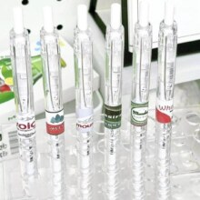 网红矿泉水宝特瓶按动笔 0.5速干刷题黑笔 2支装