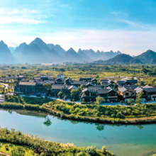 清明/端午/周末不加价！桂林阳朔三千漓君澜度假酒店 归田园|阳光大/双床房2晚连住（含双早+2-3人正餐+景区门票+双人竹筏体验等）