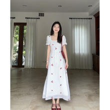 郭九九呢 甜美碎花定制刺绣收腰方领连衣裙 G924Q04709