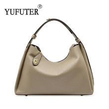 YUFUTER 休闲头层牛皮斜挎包 浅灰色