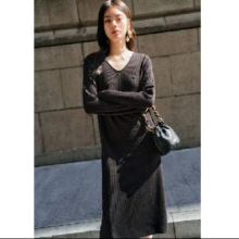12日20点：peacebird 太平鸟女装 针织V领连衣裙