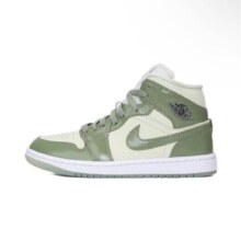 耐克（NIKE）女子WMNS AIR JORDAN 1 MID SE 运动鞋