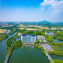 周末暑假不加价！江苏宜兴水墨涵田度假村 多房型1-2晚套餐（含双早+双人温泉无限次+可选竹筏）
