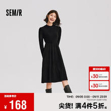 森马 连衣裙女中长款修身正肩内搭2024冬拼接灯芯绒小黑裙109724114001