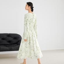 对白 2024秋装优雅碎花裙系带领松紧腰灯笼袖女式长袖连衣裙