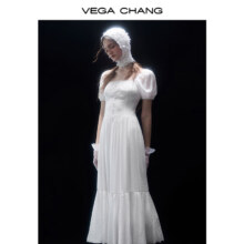 20点：VEGA CHANG 泡泡袖连衣裙