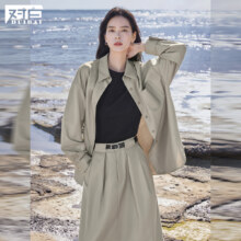 对白 衬衫捏褶半裙两件套 女式翻领套装