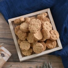 美珍香（BEE CHENG HIANG） 小松脆60g 脆猪肉松饼干小点心糕点休闲零食搭配美味小吃